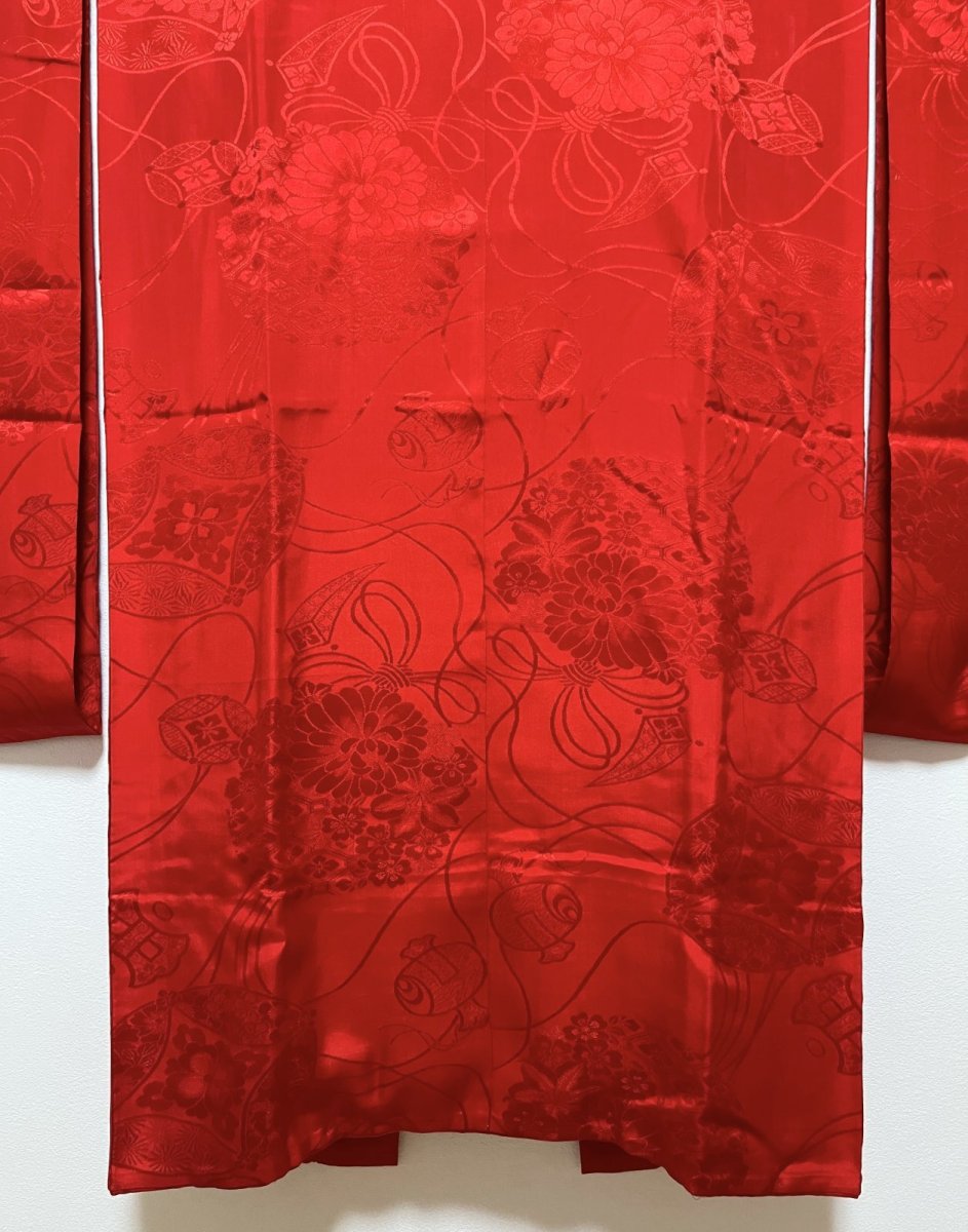 Photo5: JAPANESE KIMONO SILK ANTIQUE FURISODE JUBAN / RED / KUSUDAMA / KOZUCHI / RINZU (5)