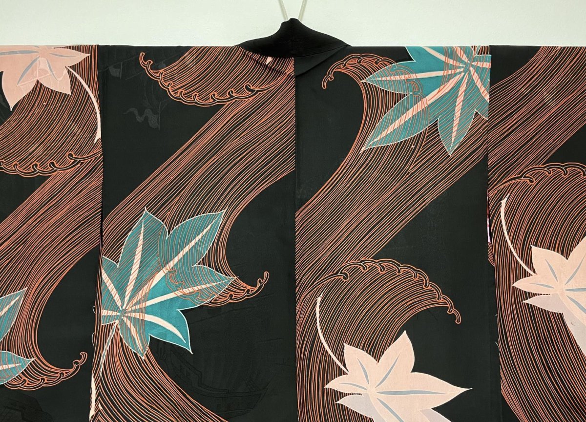 Photo5: JAPANESE KIMONO SILK ANTIQUE HAORI / MOMIJI & BIG WAVE / SAIL SHIP / BLACK (5)
