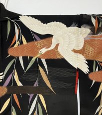 Photo4: JAPANESE KIMONO SILK ANTIQUE HAORI / BLACK / WHITE HERON / WILLOW / EMBROIDERY (4)