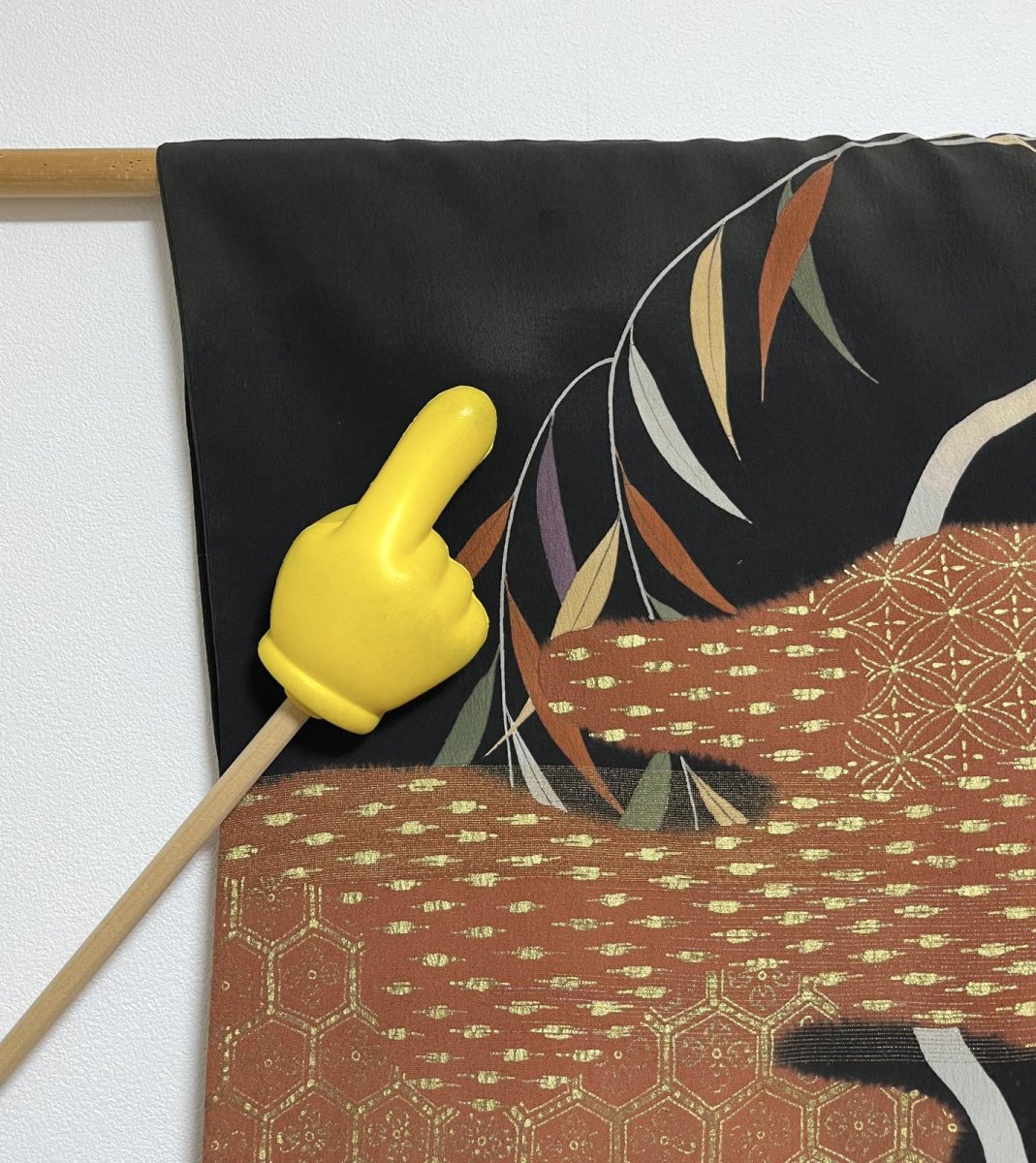 Photo10: JAPANESE KIMONO SILK ANTIQUE HAORI / BLACK / WHITE HERON / WILLOW / EMBROIDERY (10)