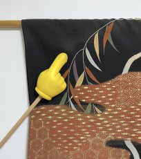 Photo10: JAPANESE KIMONO SILK ANTIQUE HAORI / BLACK / WHITE HERON / WILLOW / EMBROIDERY (10)