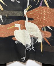 Photo6: JAPANESE KIMONO SILK ANTIQUE HAORI / BLACK / WHITE HERON / WILLOW / EMBROIDERY (6)