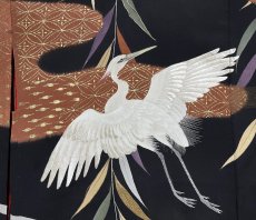 Photo5: JAPANESE KIMONO SILK ANTIQUE HAORI / BLACK / WHITE HERON / WILLOW / EMBROIDERY (5)