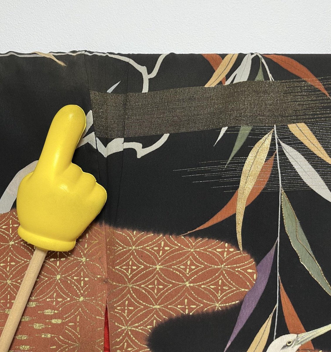 Photo11: JAPANESE KIMONO SILK ANTIQUE HAORI / BLACK / WHITE HERON / WILLOW / EMBROIDERY (11)