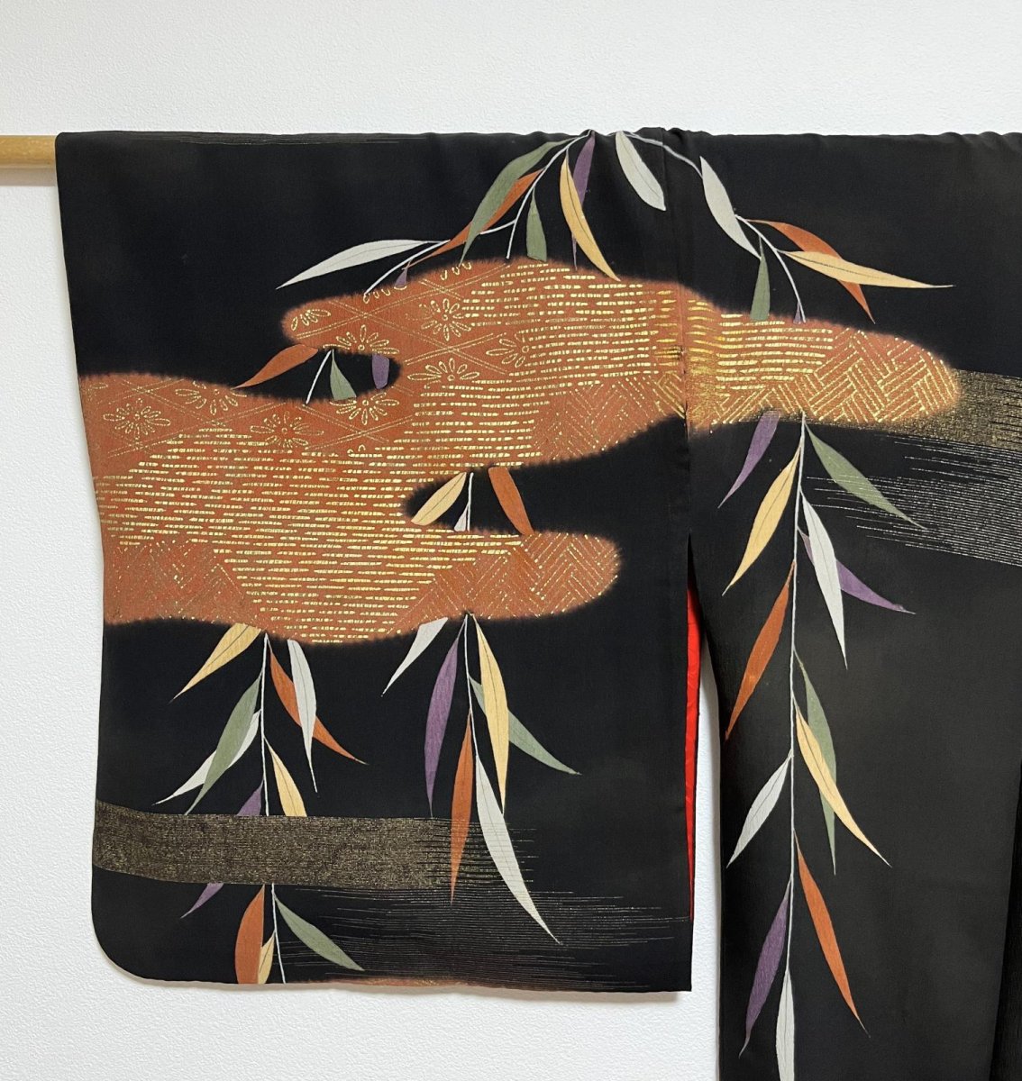 Photo7: JAPANESE KIMONO SILK ANTIQUE HAORI / BLACK / WHITE HERON / WILLOW / EMBROIDERY (7)