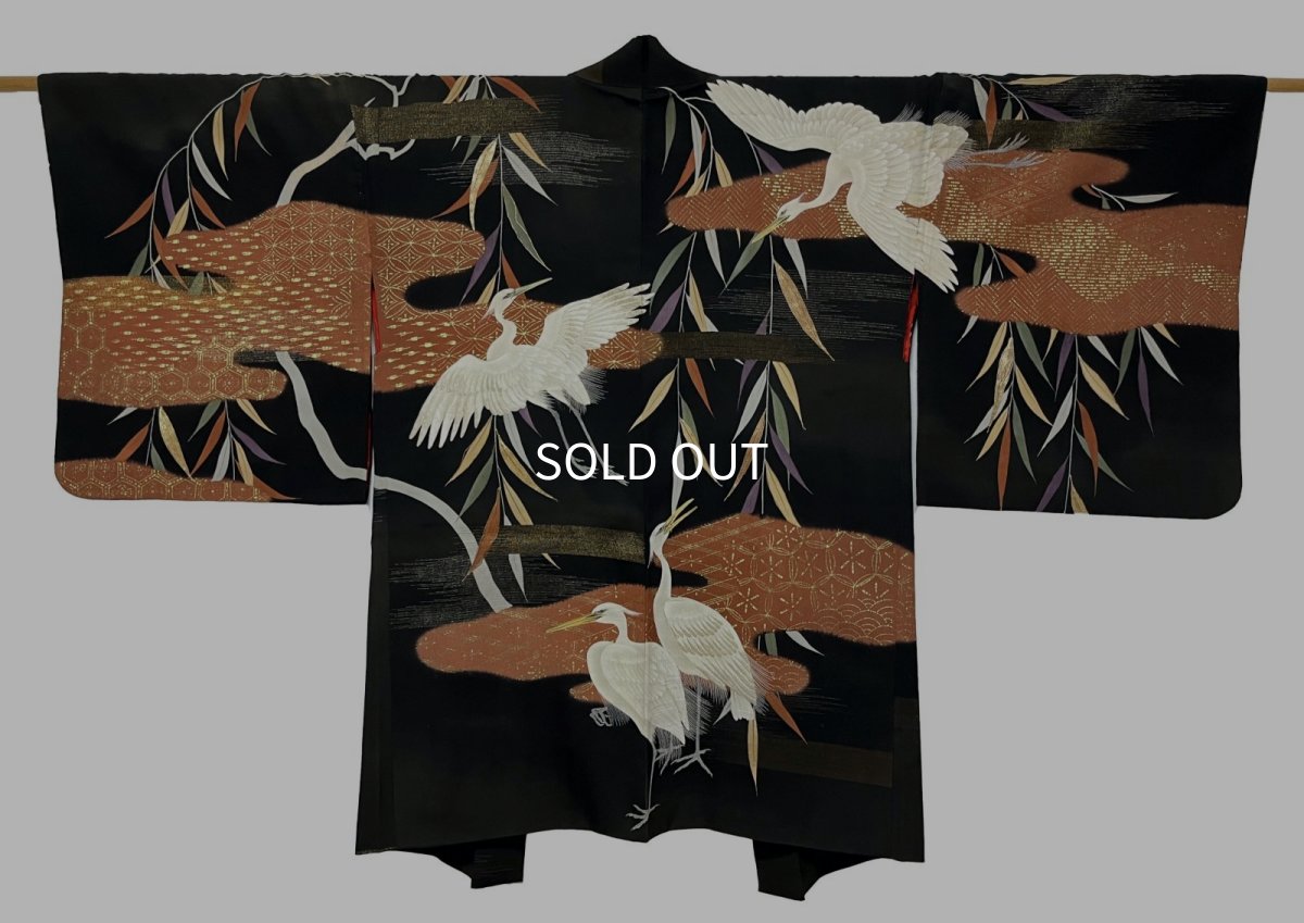 Photo1: JAPANESE KIMONO SILK ANTIQUE HAORI / BLACK / WHITE HERON / WILLOW / EMBROIDERY (1)