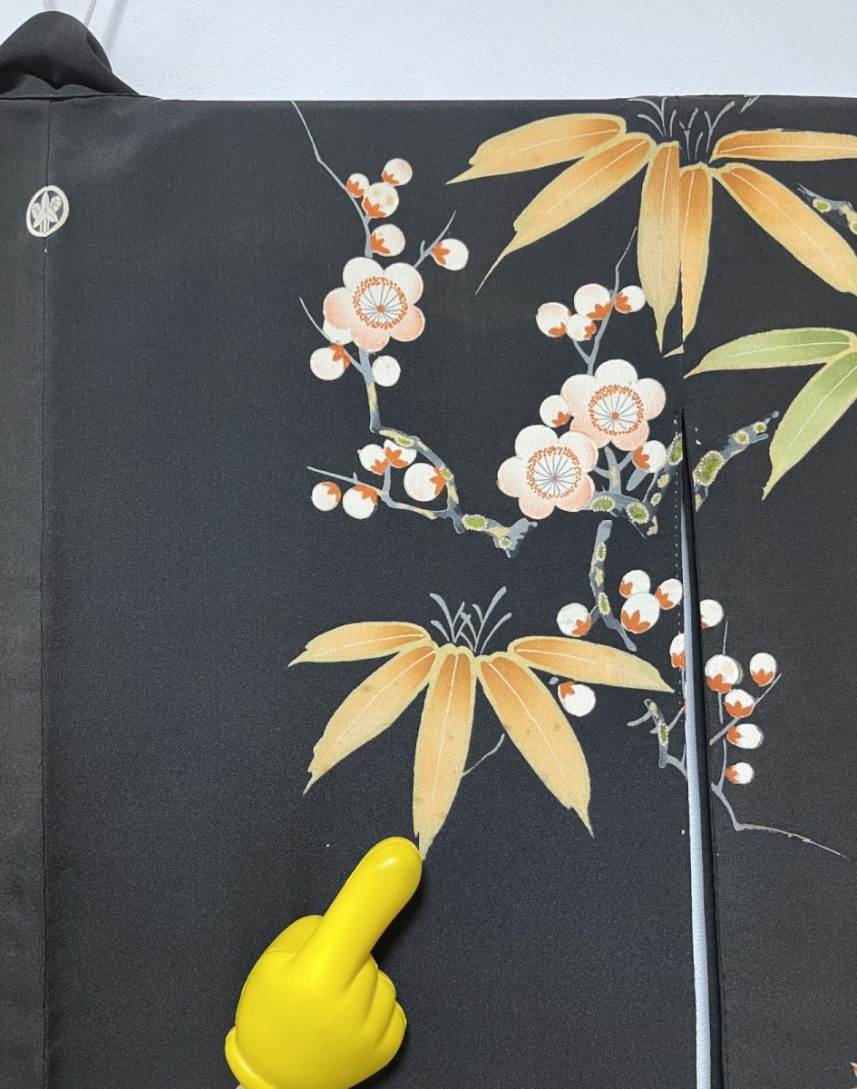 Photo15: JAPANESE KIMONO SILK ANTIQUE FURISODE / BLACK / SHO-CHIKU-BAI / GOSYOGURUMA  (15)