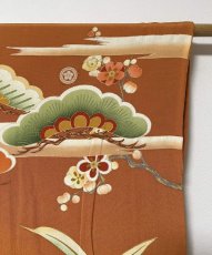 Photo5: JAPANESE KIMONO SILK ANTIQUE FURISODE / SHO-CHIKU-BAI / GOSYOGURUMA / ORANGE BROWN (5)