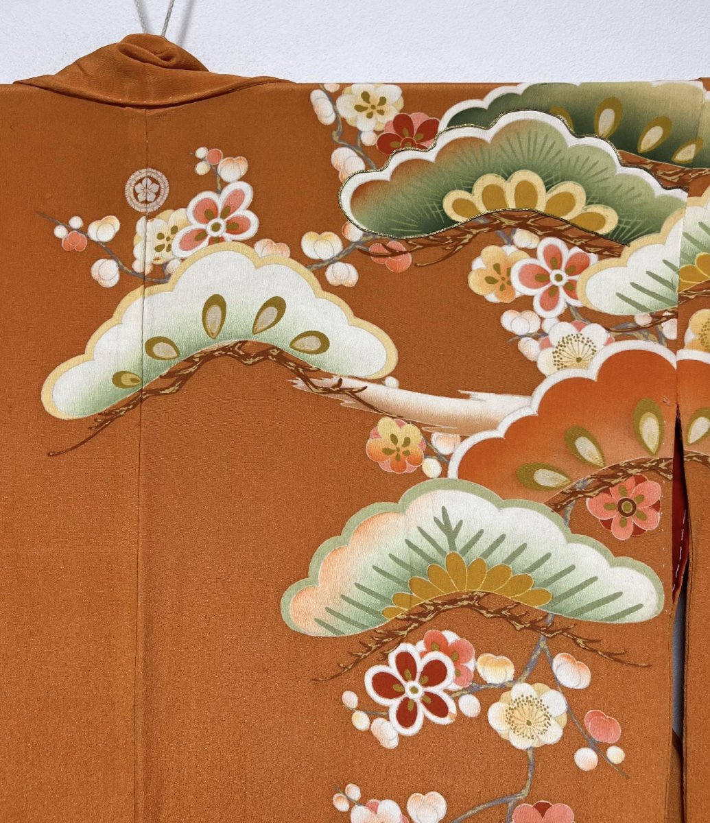 Photo4: JAPANESE KIMONO SILK ANTIQUE FURISODE / SHO-CHIKU-BAI / GOSYOGURUMA / ORANGE BROWN (4)