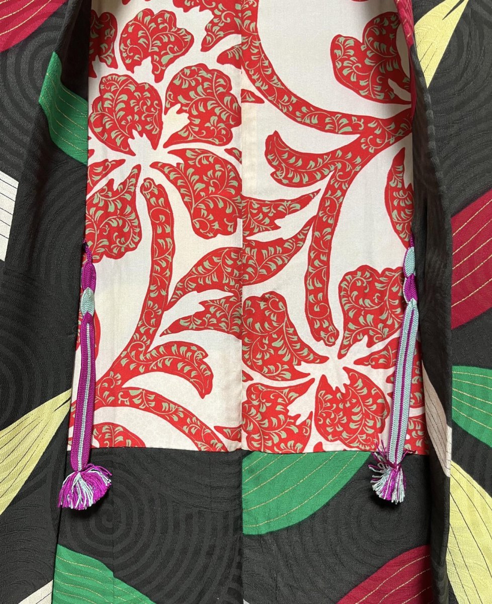 Photo9: JAPANESE KIMONO SILK ANTIQUE HAORI / LEAF / UZUMAKI / BLACK (9)