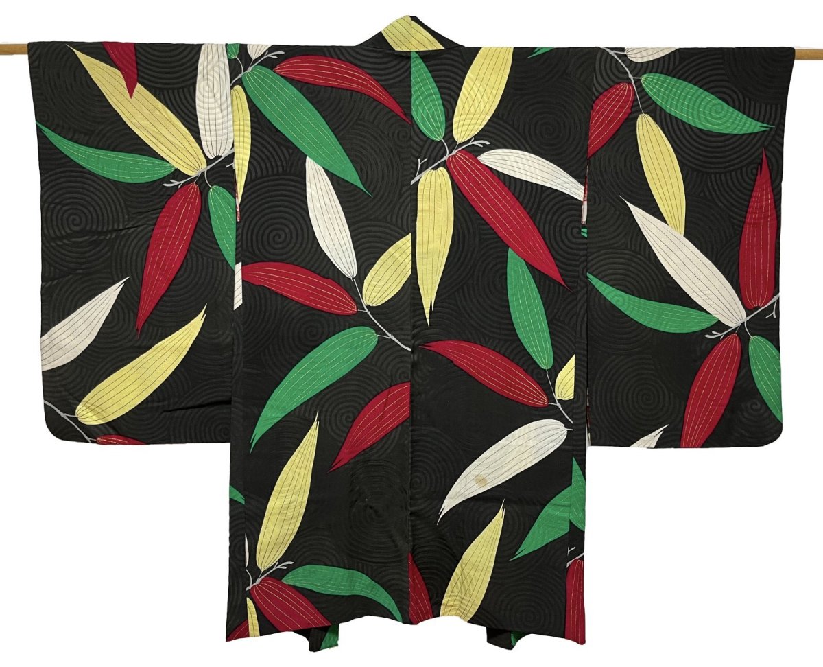 Photo1: JAPANESE KIMONO SILK ANTIQUE HAORI / LEAF / UZUMAKI / BLACK (1)