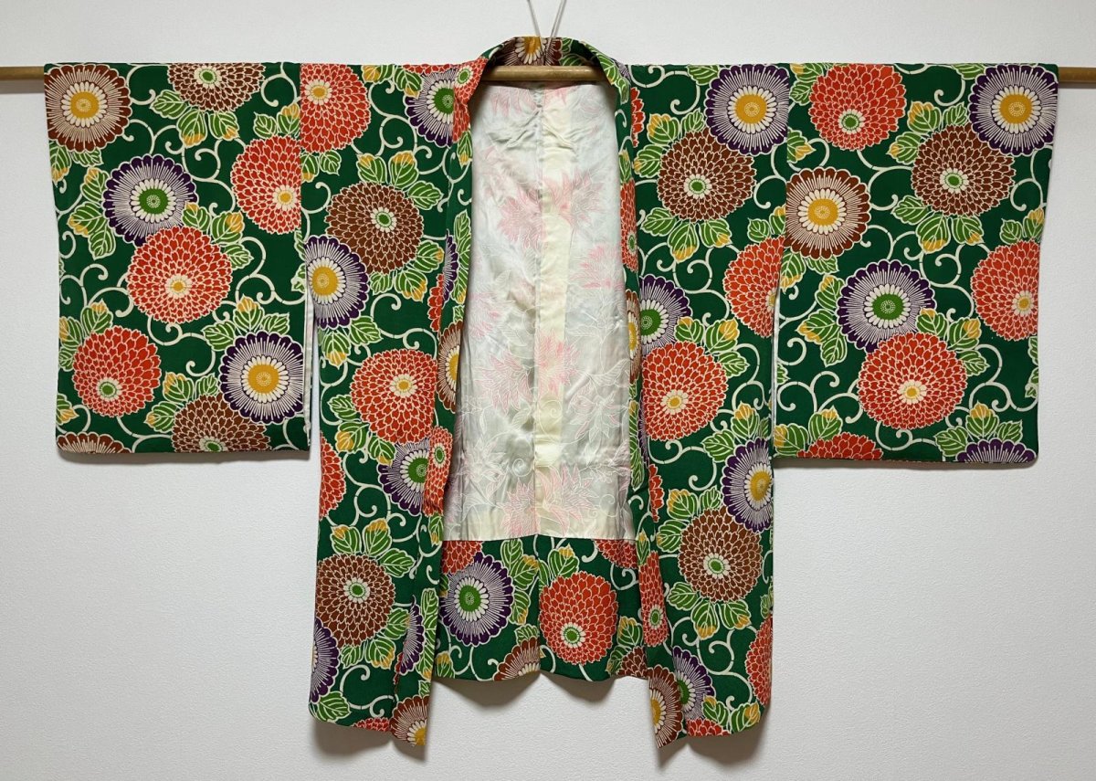 Photo2: JAPANESE KIMONO SILK HAORI / CHRYSANTHEMUM / KARAKUSA / GREEN / CHIRIMEN (2)