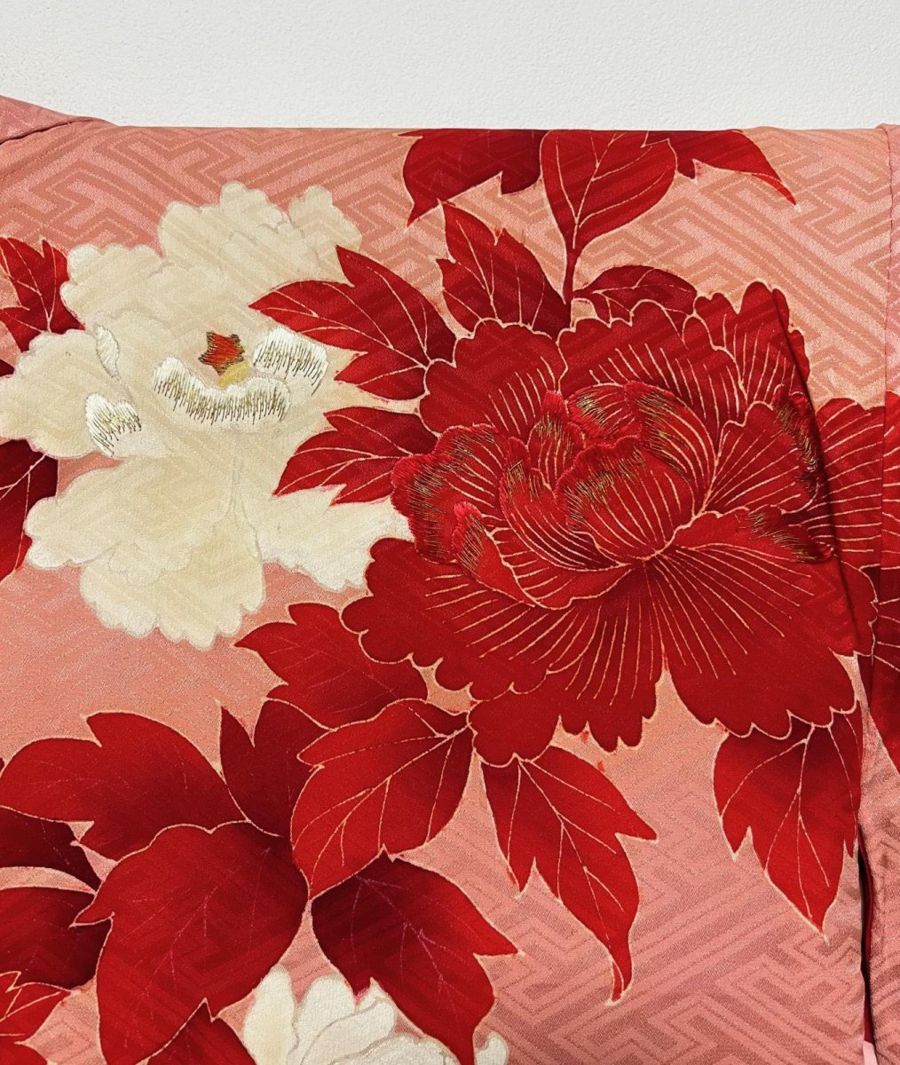 Photo6: JAPANESE KIMONO SILK ANTIQUE HAORI / PEONY / SAYAGATA / EMBROIDERY / CORAL (6)