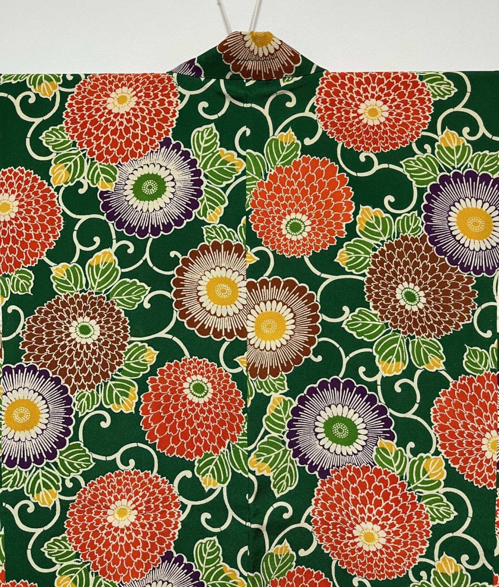 Photo3: JAPANESE KIMONO SILK HAORI / CHRYSANTHEMUM / KARAKUSA / GREEN / CHIRIMEN (3)