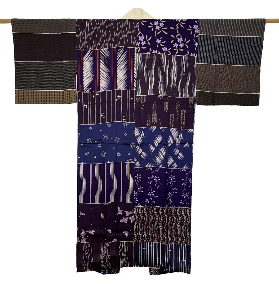 Photo1: JAPANESE KIMONO SILK ANTIQUE JUBAN / PATTERN SAMPLE / KINSHA (1)