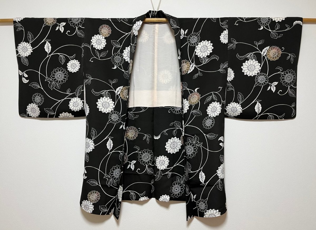 Photo2: JAPANESE KIMONO SILK HAORI / KARAKUSA FLOWER / BLACK (2)
