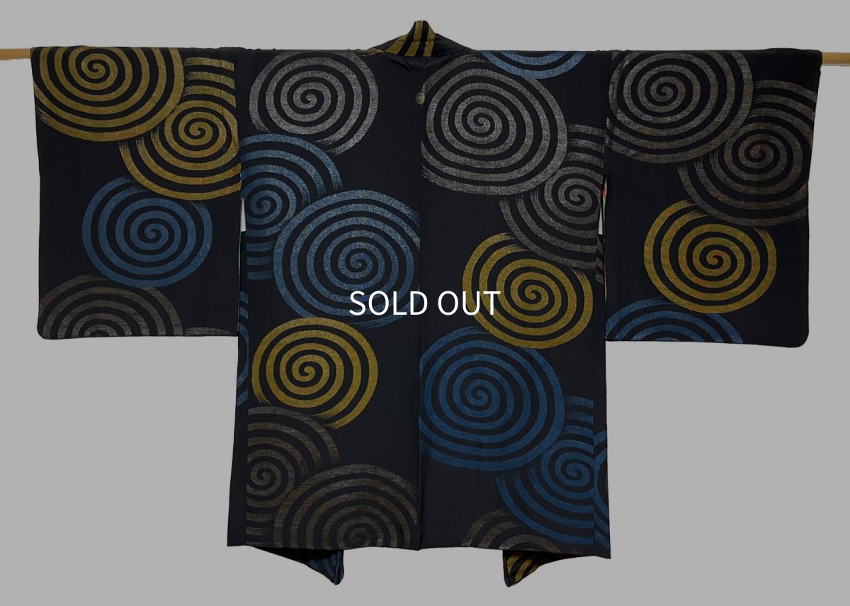 Photo1: JAPANESE KIMONO SILK ANTIQUE HAORI / UZUMAKI / BLACK (1)