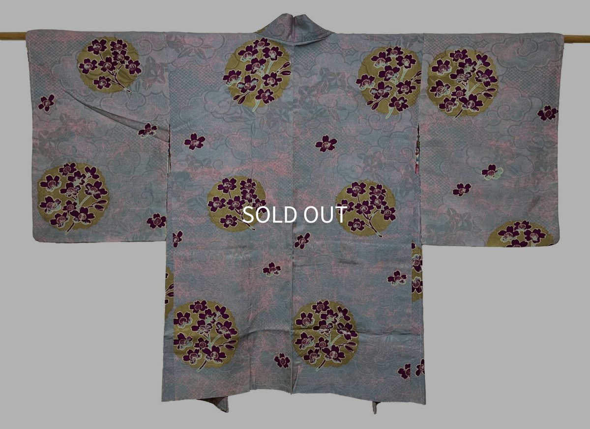 Photo1: JAPANESE KIMONO SILK ANTIQUE HAORI / FLOWER & CLOUD / GRAY (1)