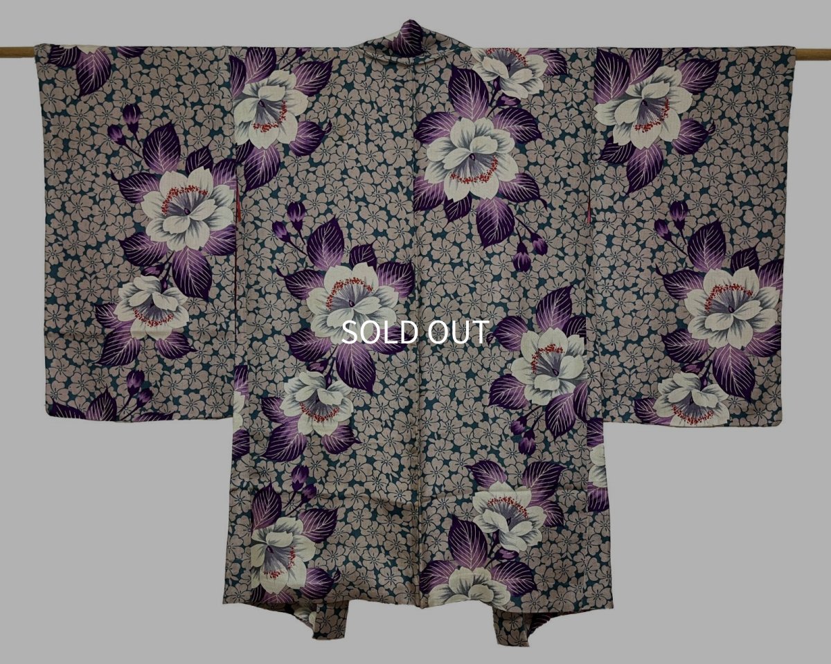 Photo1: JAPANESE KIMONO SILK ANTIQUE HAORI / FLOWER / GRAY & DARK GREEN / PURPLE (1)